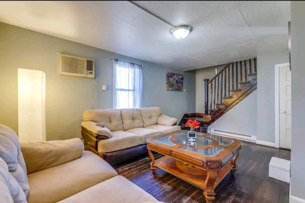 Comfortable Home Away From Home อีสต์ฮาร์ทฟอร์ด ภายนอก รูปภาพ