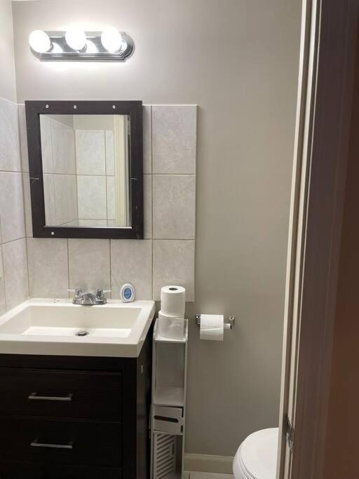 Comfortable Home Away From Home อีสต์ฮาร์ทฟอร์ด ภายนอก รูปภาพ
