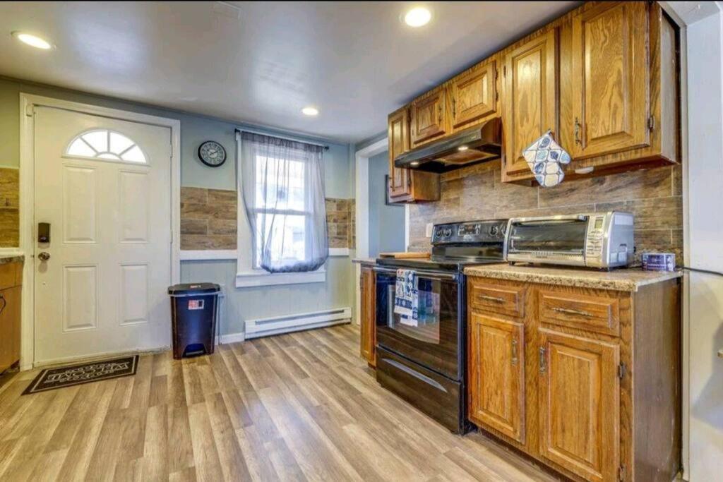 Comfortable Home Away From Home อีสต์ฮาร์ทฟอร์ด ภายนอก รูปภาพ